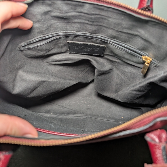 Innue Elegant Burgundy Tote Bag Italian Leather - Picture 5 of 6